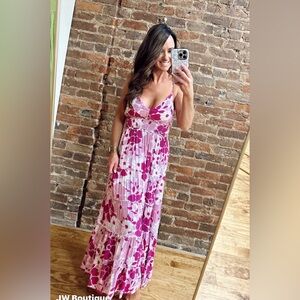 Chic Floral Maxi Dress in Pink and White